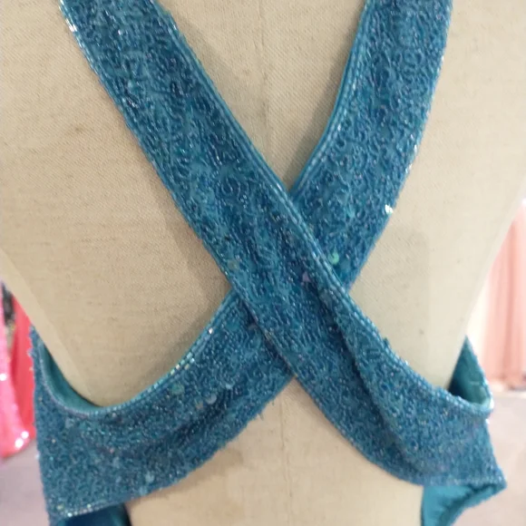 Prom dress - Picture 3 of 6